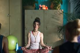 13+ list on annie murphy yoga pants your friends forgot to share you. Stay Stylish Spring Looks Inspired By Your Favourite Cbc Comedies Cbc Television