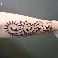 Each polynesian culture has its own take on tattoos, from the varied motifs to the tools and techniques. Maori Tattoos And Polynesian Tattoos Dublin The Ink Factory Dublin 2