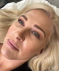 My bestie got her #eyebrowsmicrobladed!! Erin and I have been friends since  the second grade. She now lives in Tennessee with her husband David and  four kids and they own and operate @