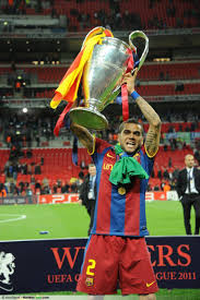 2011 uefa champions league final (en); Photos Foot Daniel Alves Et Le Trophee 28 05 2011 Manchester United Barcelone Finale Champions League 2010