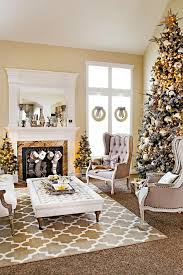 35 Pretty Christmas Living Room Ideas To Get You Ready For The Holidays Christmas Living Rooms Cozy Christmas Living Room Christmas Decorations Living Room
