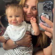 Is this anyone in here's house please?? They've delivered to the wrong  address and I need the parcel asap🤞🏻