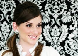 Hepburn knew that every woman should be treated like a princess. Audrey Hepburn Hair Tutorial Easy Hairstyle By Somewhat Simple