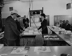 14 Thrift Shop On Lincoln Stock Photos, High-Res Pictures, and Images