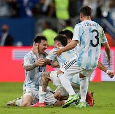 Yo vi a messi llorando en un partido. Umer Iconic Messi Twitter