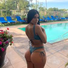 Фото в купальнике Lily Adrianne (36 фото)