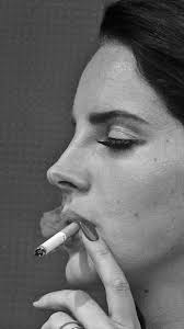 Brogan Hollyoak Adli Kullanicinin High Quality Ldr Wallpapers Panosundaki Pin Lana Del Rey Portre Sarkicilar