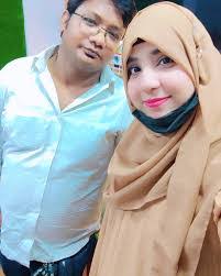 Zainab Hashmi's Instagram, Twitter & Facebook