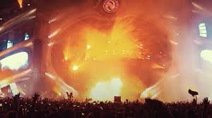 La a treia ediție a festivalului de muzică electronică neversea, care se desfășoară între 4 și 7 iulie pe plaja modern, din constanța, sunt așteptați aproape 250.000 de participanți. Neversea A AnunÈ›at Primii ArtiÈ™ti Pentru EdiÈ›ia 2021 A Festivalului