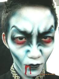 Christmas Gift Ideas A List Of 13 Cute And Cheap Gift Ideas For Your Friends And Family Gifts That W Face Painting Halloween Halloween Makeup Vampire Makeup