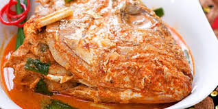Kepala ikan patin, belah dua (me: Resep Gulai Kepala Ikan Kakap Ala Rumah Makan Padang Merdeka Com