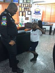 @jajaphd the dpo visited and went round with the maiguard,he confirmed that nothing happened at. Tunji Disu Ø¯Ø± ØªÙˆÛŒÛŒØªØ± Got This Cute Salute From Olujoba Who Accompanied His Dad To Rrs Office Very Confident Young Man