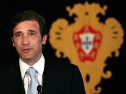 Pedro passos coelho foi o primeiro a chegar ao centro funerário de cascais, em alcabideche, onde a mulher, laura ferreira, está a ser velada.eram 17h00. Passos Coelho E O Novo Primeiro Ministro De Portugal Jornal Mundo Lusiada