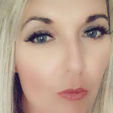 Sharon Rennie's Instagram, Twitter & Facebook