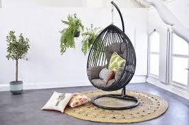 30 Hanging Chair With Frame Handy For Indoor And Outdoor 1 Decor Fauteuil Oeuf Suspendu Fauteuil Suspendu Chaise Suspendue At the same time, hanging chair actually can also be seating choice which is pretty practical.