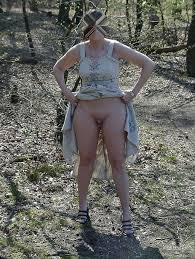 Nackt im Wald - Heiße Bildergalerie von Geileswing vom Aug 24, 2007 -  Amateurpin.xxx ✓