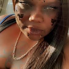 Sharonda Waters's Instagram, Twitter & Facebook