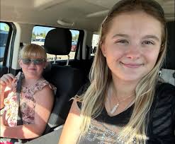 hey everyone! my name is addison! i'm a 16 year old high school student, i  am in online school tho so i have plenty of free time. i'm looking to make a