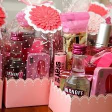 Best wedding gift ideas in 2021 curated by gift experts. Bridesmaid Gift Ideas Or Bachelorette Party Favors Weddings At Repinned Net
