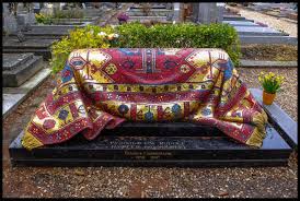 Rudolf Nureyev S Tomb In The Sainte Genevieve Des Bois Orthodox Cemetery Essone Designed By Set Designer Ez Gardening Outfit Rudolf Nureyev Mens Fashion Blog