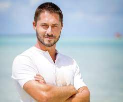 À 34 ans, ce pharmacien originaire de caen s'impose comme l'un des candidats forts de cette aventure. Koh Lanta Originaire De Caen Aurelien Fait Partie Des Nouveaux Candidats Liberte Caen