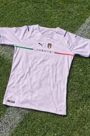 ● resultado bolsa demanda 2021. Selecao Da Italia Lanca Camisa Reserva Em Estilo Minimalista Branca E Com Poucos De Detalhes Esporte Extra Online