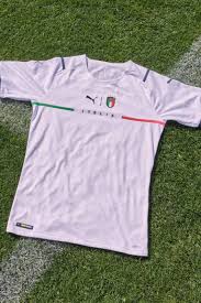 Fifa 21 italien kader em 2021. Selecao Da Italia Lanca Camisa Reserva Em Estilo Minimalista Branca E Com Poucos De Detalhes Esporte Extra Online