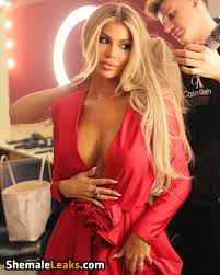 Luana Vjollca sweaty training bench