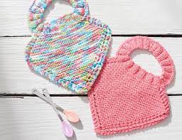 Beginner knitting projects that are simple for anyone who is just starting to learn how to knit. 23 Easy Knitting Patterns For Beginners