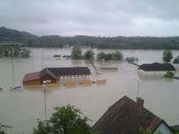Hauptsächlich galt es unter wasser stehende keller auszupumpen. Emmersdorf Schwer Vom Hochwasser Betroffen News Niederosterreich Fanreport Com Amateurfussball In Osterreich