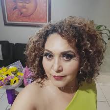 Araceli Palomares's Instagram, Twitter & Facebook