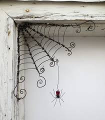 Czechoslovakian Red Spider Dangles From 12 Barbed Wire Corner Spider Web Made To Order Art Du Fil Artisanat De Fil Toile D Araignee