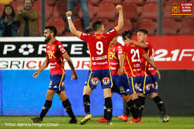 Unión española, club de fútbol de chile, radicado en la ciudad de santiago, en la región. Union Espanola Se Afianza En La Cima Del Futbol Chileno Conmebol