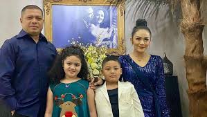 Dota 2 player from malaysia who is currently studying at germany. Krisdayanti Raul Lemos Children Have 3 Nationalities How Come