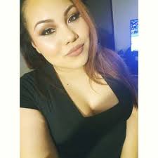 Melanie Juarez (@thatgirlmelss_)