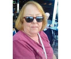 Lindsay Goodwin's Instagram, Twitter & Facebook