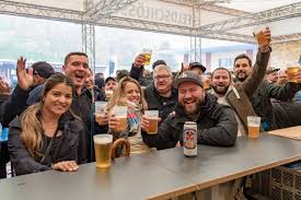 Geprüfter shop faire preise schneller versand. Tag Des Bieres Das Schlechte Wetter War Egal 8600 Bierbegeisterte Bei Feldschlosschen In Rheinfelden