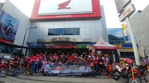 Main dealer sepeda motor honda wilayah riau jl. Press Release 200 Komunitas Dan Konsumen Honda Crf Nobar Mxgp Mario Devan Blog S