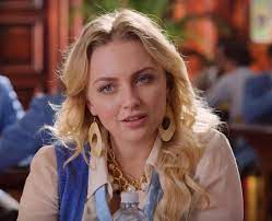 Feb 06, 2020 · the kissing booth (2018) this movie basically wanted all of us to run a kissing booth in hopes that we'll get the chance to kiss our own crush. How Old Are The Kissing Booth 2 Cast And Characters In Real Life Popbuzz