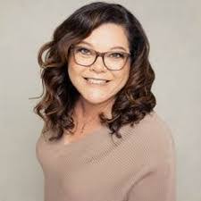 Kayla Grantham's Instagram, Twitter & Facebook