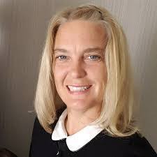 Leslie Humes's Instagram, Twitter & Facebook