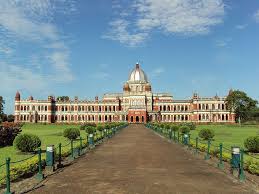 Donde India Tambien Llamado Victor Jubilee Palace Su Diseno Fue Inspirado Por El Modelo Del Palacio De Buckingham En London Cooch Historical Place Palace