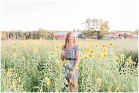 24 5 x 7 photos of ceremony and reception, personalized wedding album & cd of all purchased images Haley A Sunflower Senior Session In Neillsville Wi Mosinee High School Class Of 2020 Kelly Grace Photography