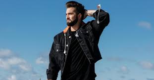 Mi vida nouvel album disponible dernier métro nouveau single disponible en duo avec gims. Kendji Girac Returns With Habibi An Effective Title Written By Slimane News24viral