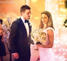 Arrow Olicity Wedding Arrow Olicity Oliver Queen And Felicity Smoak By Fourchickies Film Serie Film Livre