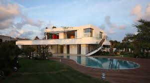 Des Biens Rares Avec Piscine A Paris Barnes International Realty