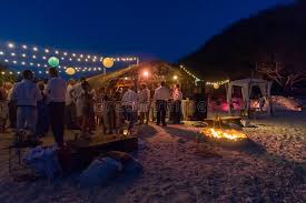 Nos dedicamos a cumplir sueños. Boda De Playa En Las Opiniones De Curacao De La Noche Imagen Editorial Imagen De Boda Noche 92661925