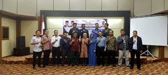 Rasanya agak kurang enak karena batangku terbungkus karet tipis itu. Pelatihan Calon Asesor Kompetensi Bnsp Yang Menguras Emosi Dan Pikiran Fendihidayat