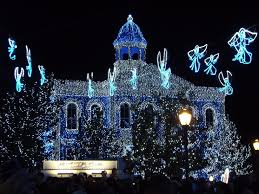 Osborne Family Christmas Lights At Disney Hollywood Studios Disney World Christmas Disney Christmas Disney Very Merry Christmas