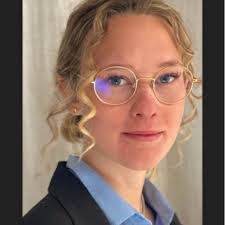 Laura Rybak's Instagram, Twitter & Facebook